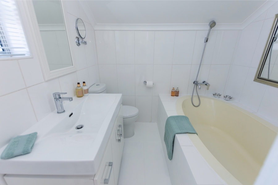 5 Bedroom Property for Sale in Golden Mile Western Cape